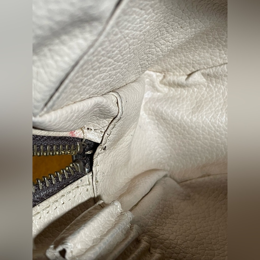 Louis Vuitton Trousse 23 Unisex Classic Monogram Canvas Cosmetic Bag | Vintage - Picture 17 of 17